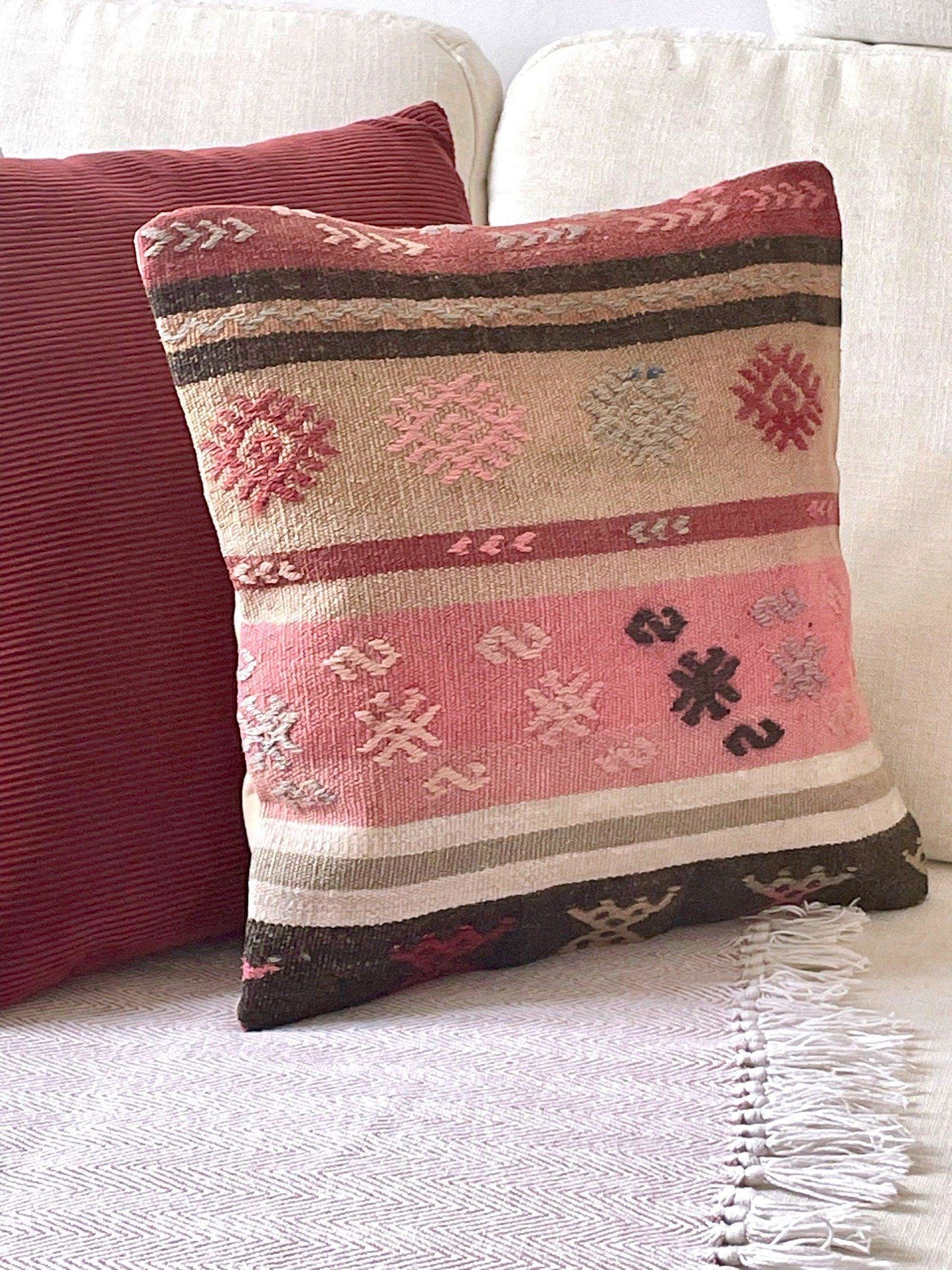 40x40cm Kilim Bench Cushion, Handmade Vintage Pillow - BeachPerfect.de