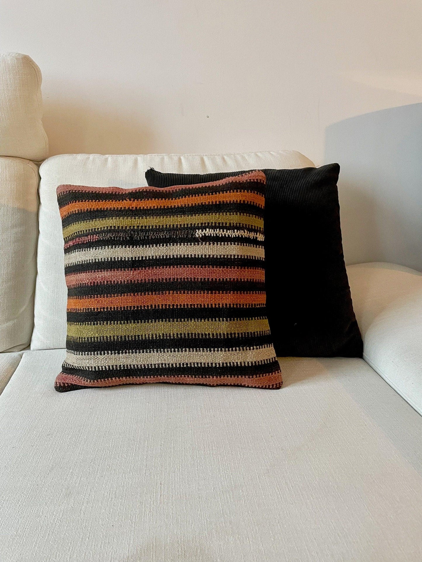 40x40cm Kilim Bench Cushion, Striped Vintage Pillow - BeachPerfect.de