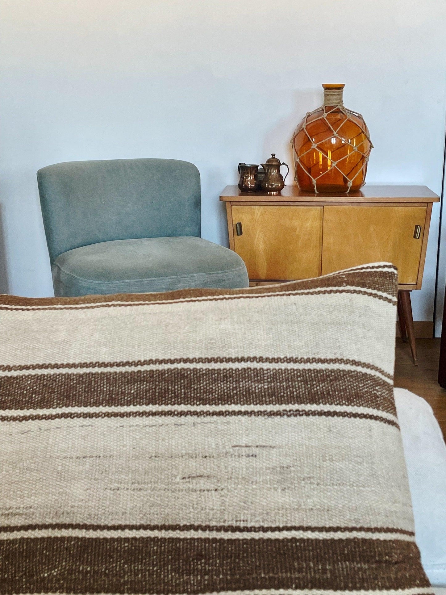 40x60cm XL Kilim Bench Cushion Brown natural yarn - BeachPerfect.de