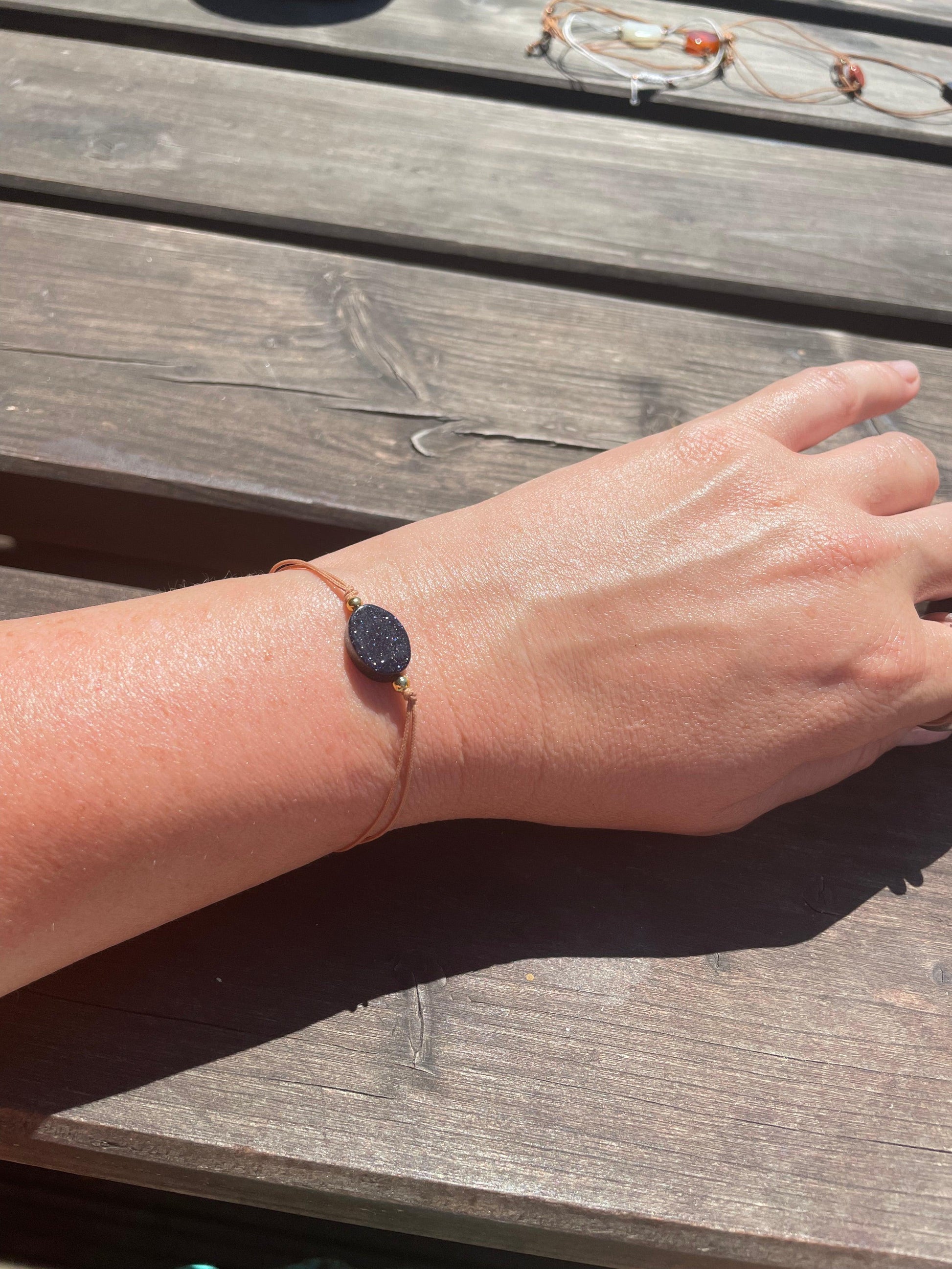 Adjustable Bracelet with Sparkling Star Stone - Birthstone Jewelry at BeachPerfect.de