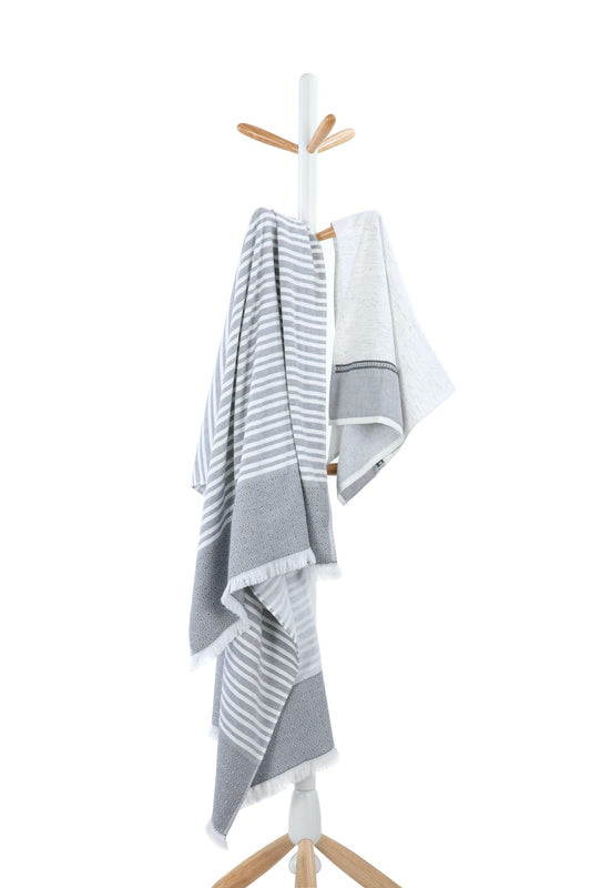 Gray Striped 100% Organic Cotton Towel Set - Super Absorbent Bath and face towels - BeachPerfect.de