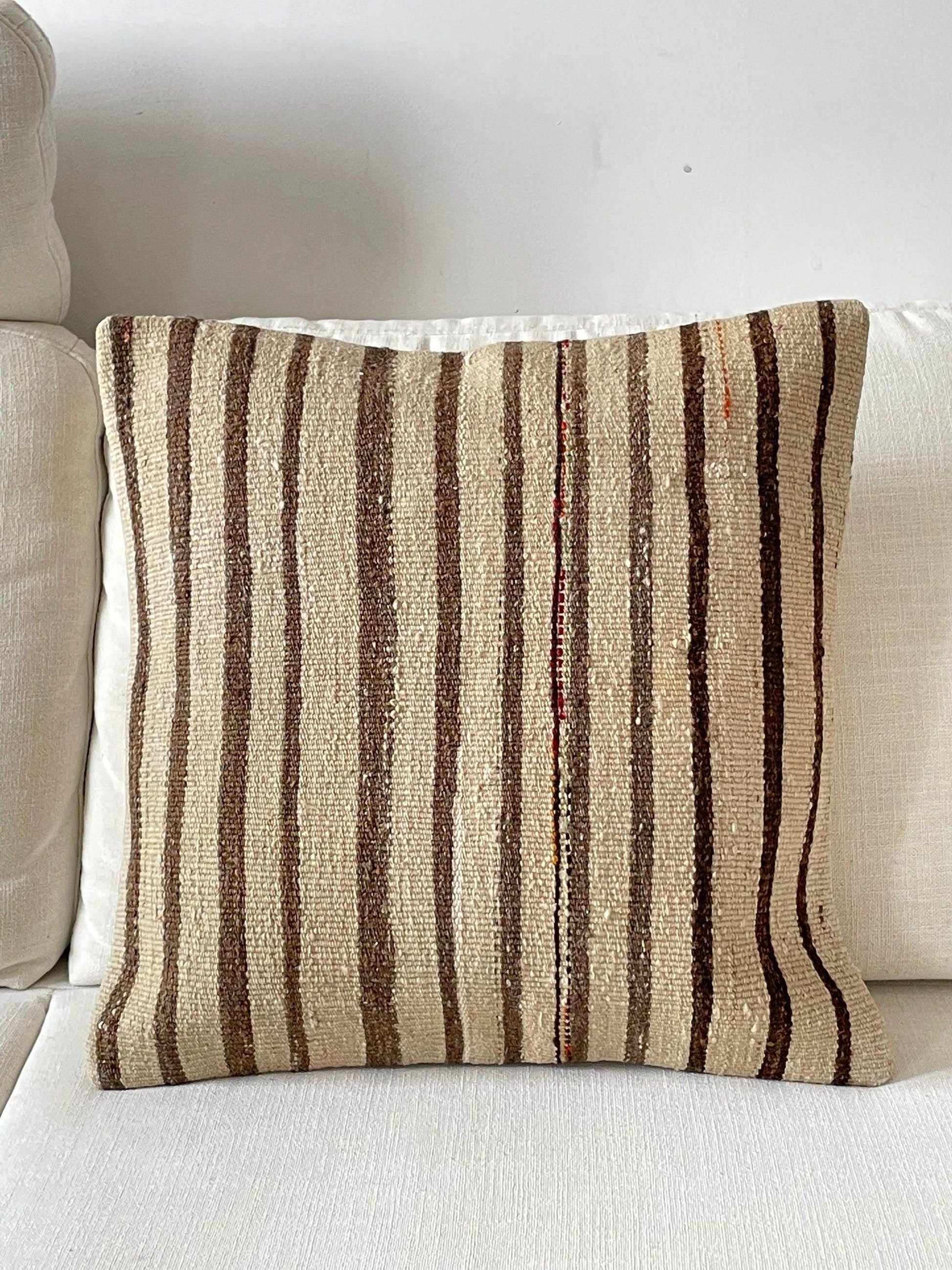 Hand-knotted Wool Original Vintage Kilim Cushion Cover 50x50cm (20x20') - BeachPerfect.de